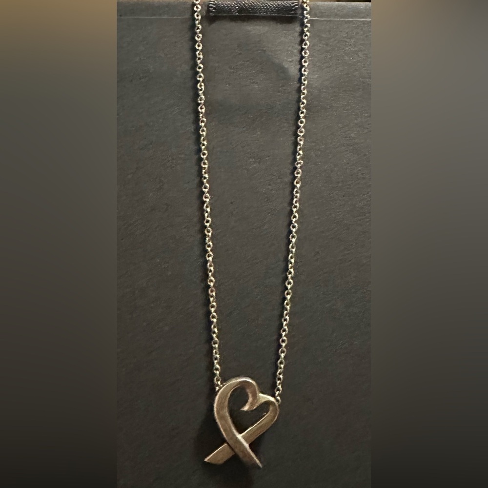 🎉 SOLD🎉Tiffany & Co. Loving Heart Pendant